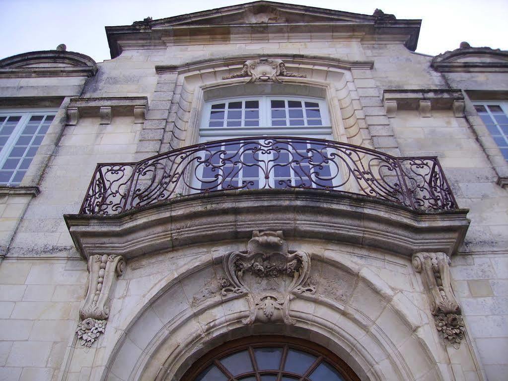 Abbaye Royale Hotel Saint-Jean-d'Angely Exterior photo